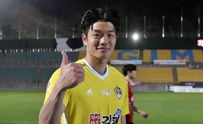 승부차기 연속 선방으로 팀 승리를 이끈 김해시청축구단 차강 골키퍼.