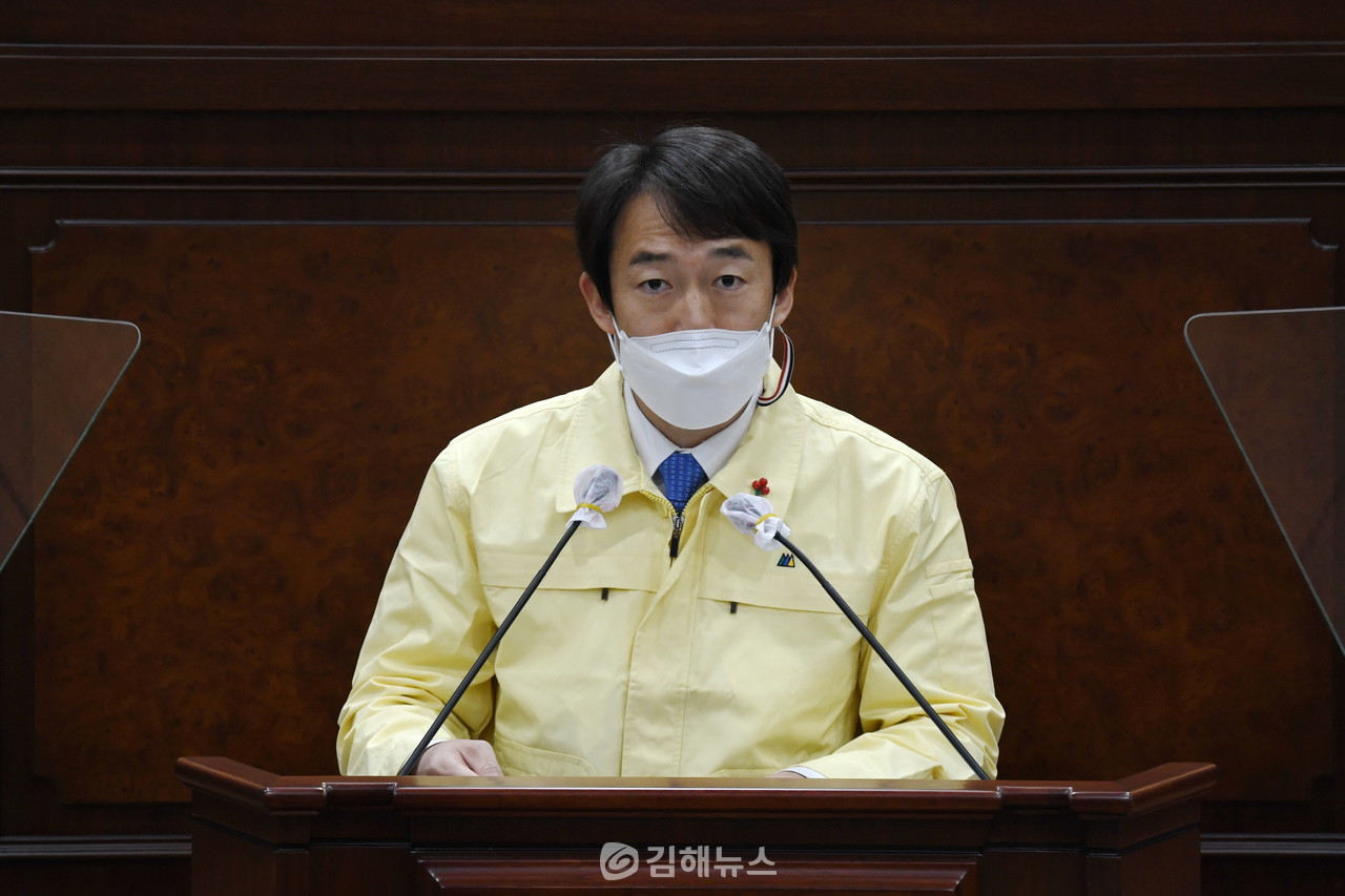 김해시의회 정준호 의원이 지난 23일 열린 제238회 임시회 제2차 본회의에서 5분 자유발언을 하고 있다.