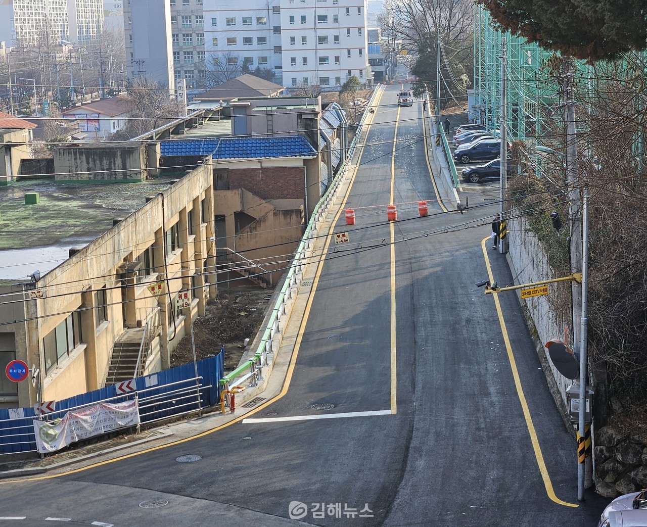 김해 외동 산복도로가  한신APT~한솔APT 250m 구간 공사를 마무리짓고 17일 전면 개통된다. (사진=김해시)