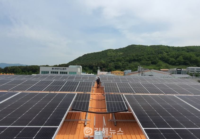 그랜드썬기술단이 양산의 한 공장에 설치한 태양광 발전시설. (사진=그랜드썬 블로그)